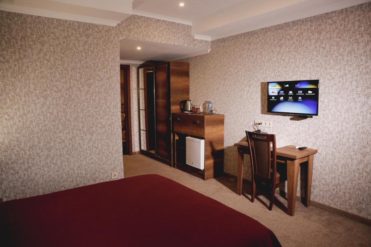 Hotel King David The Builder Кутаиси Екстериор снимка