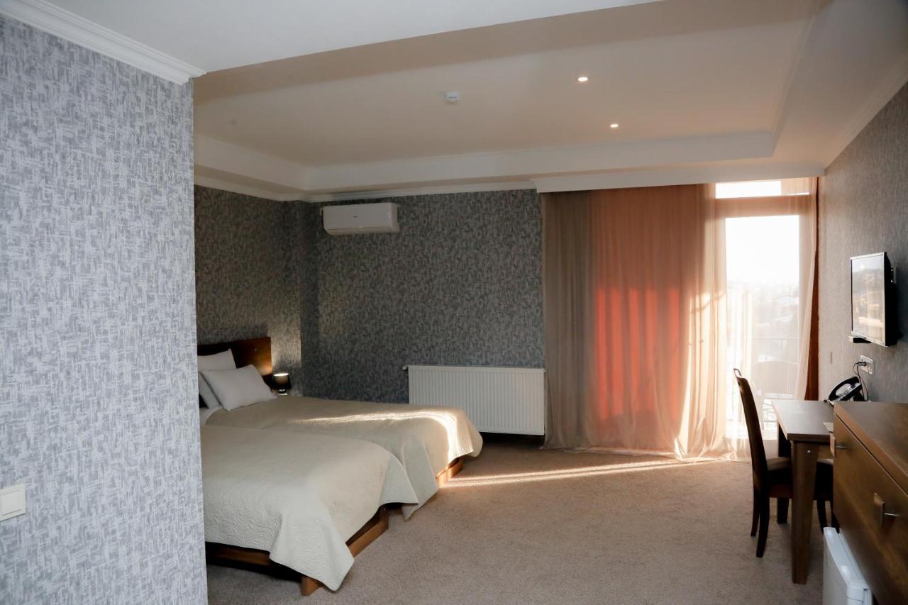 Hotel King David The Builder Кутаиси Екстериор снимка