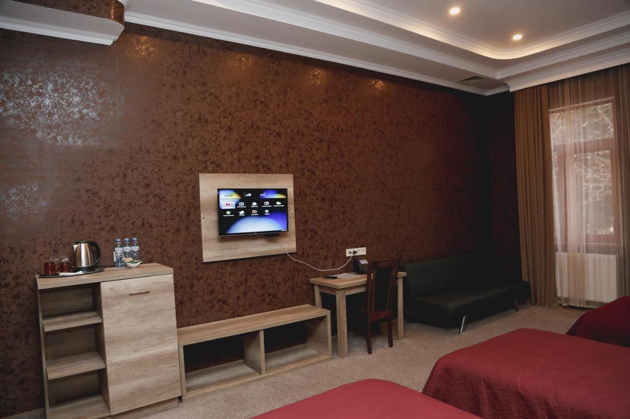 Hotel King David The Builder Кутаиси Екстериор снимка