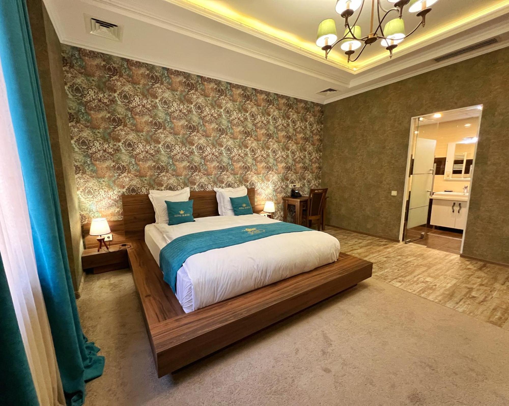 Hotel King David The Builder Кутаиси Екстериор снимка