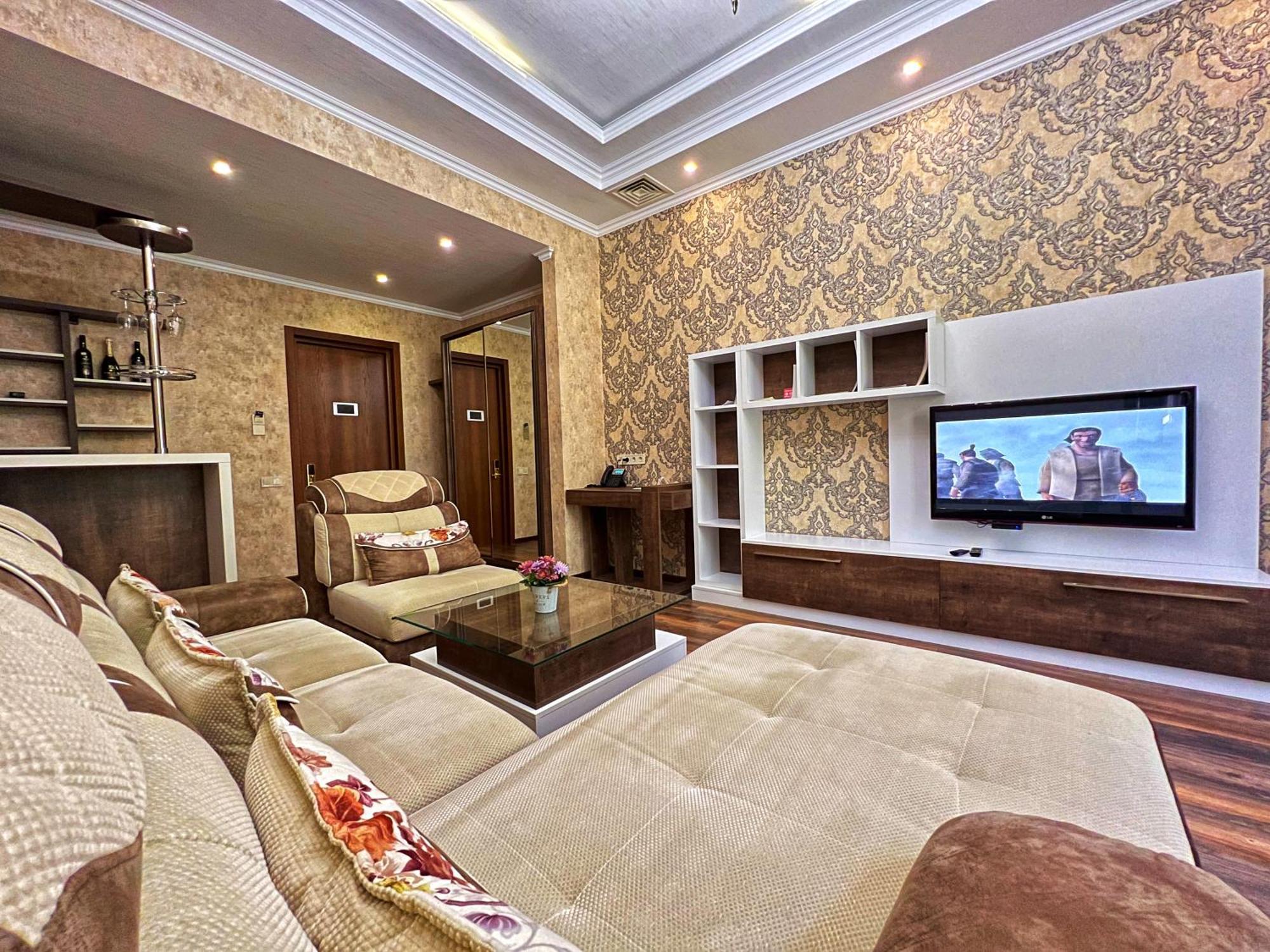 Hotel King David The Builder Кутаиси Екстериор снимка