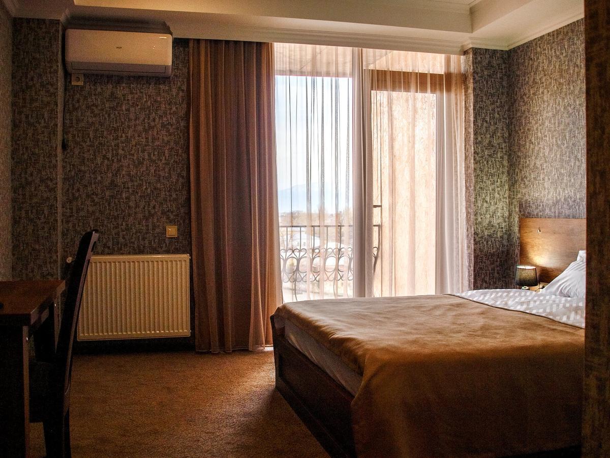 Hotel King David The Builder Кутаиси Екстериор снимка