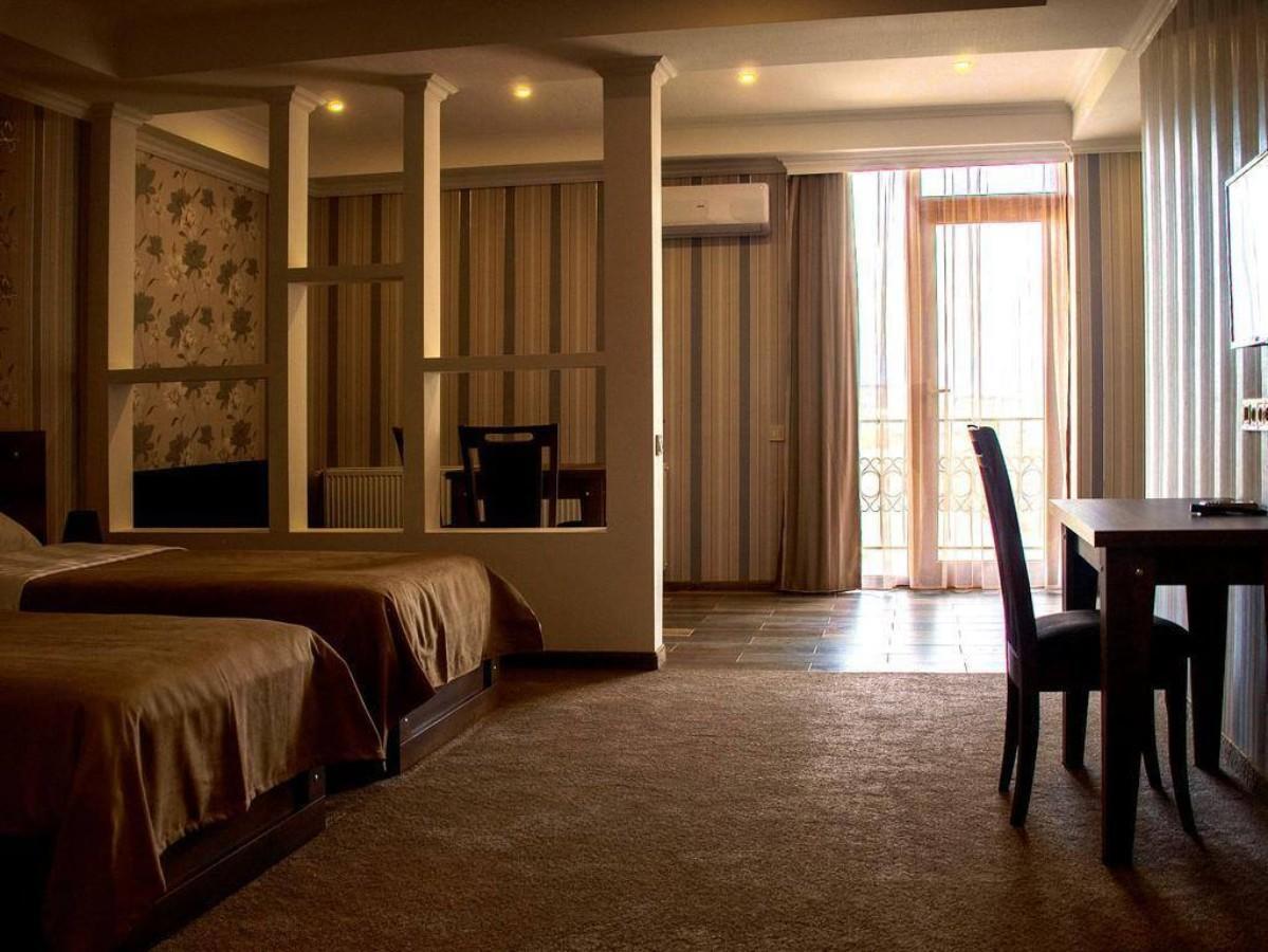Hotel King David The Builder Кутаиси Екстериор снимка