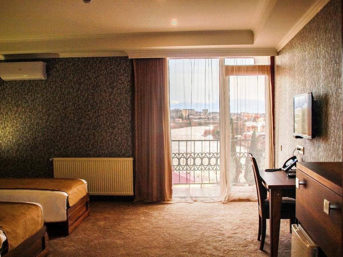 Hotel King David The Builder Кутаиси Екстериор снимка