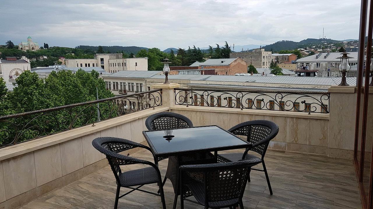 Hotel King David The Builder Кутаиси Екстериор снимка