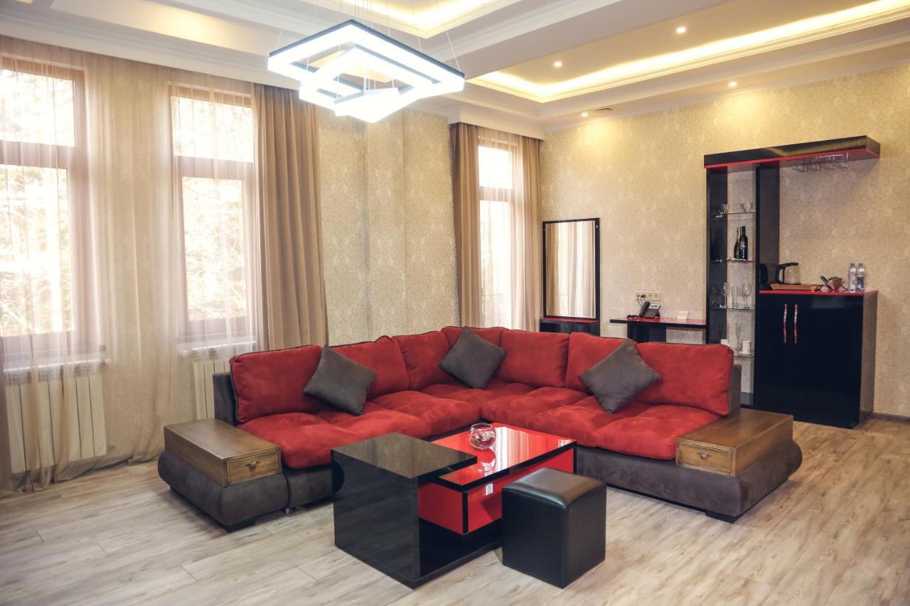 Hotel King David The Builder Кутаиси Екстериор снимка