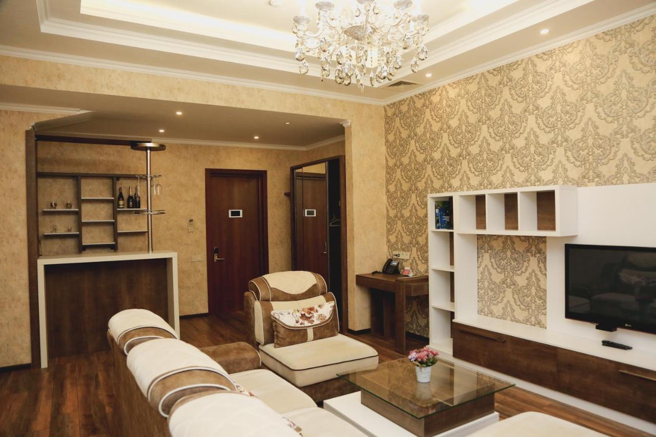 Hotel King David The Builder Кутаиси Екстериор снимка