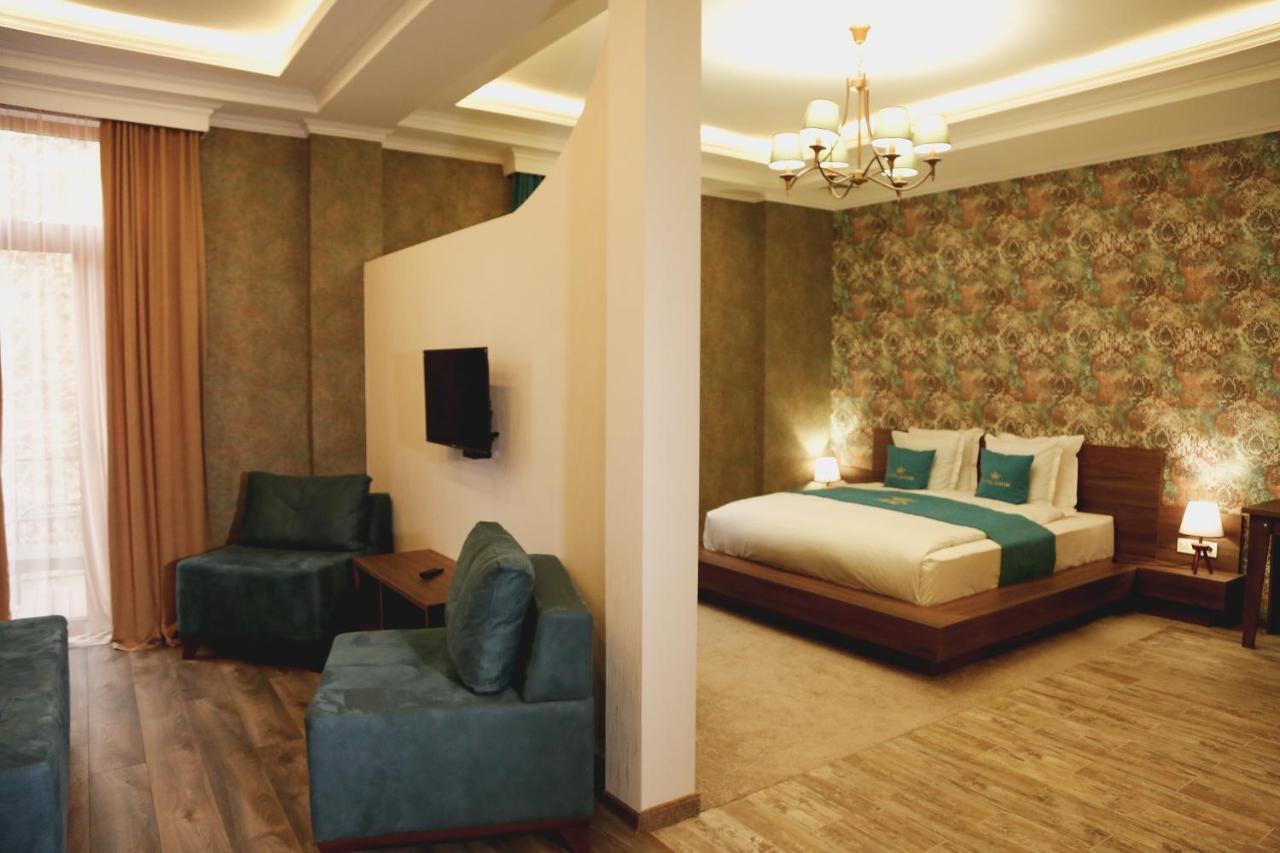 Hotel King David The Builder Кутаиси Екстериор снимка