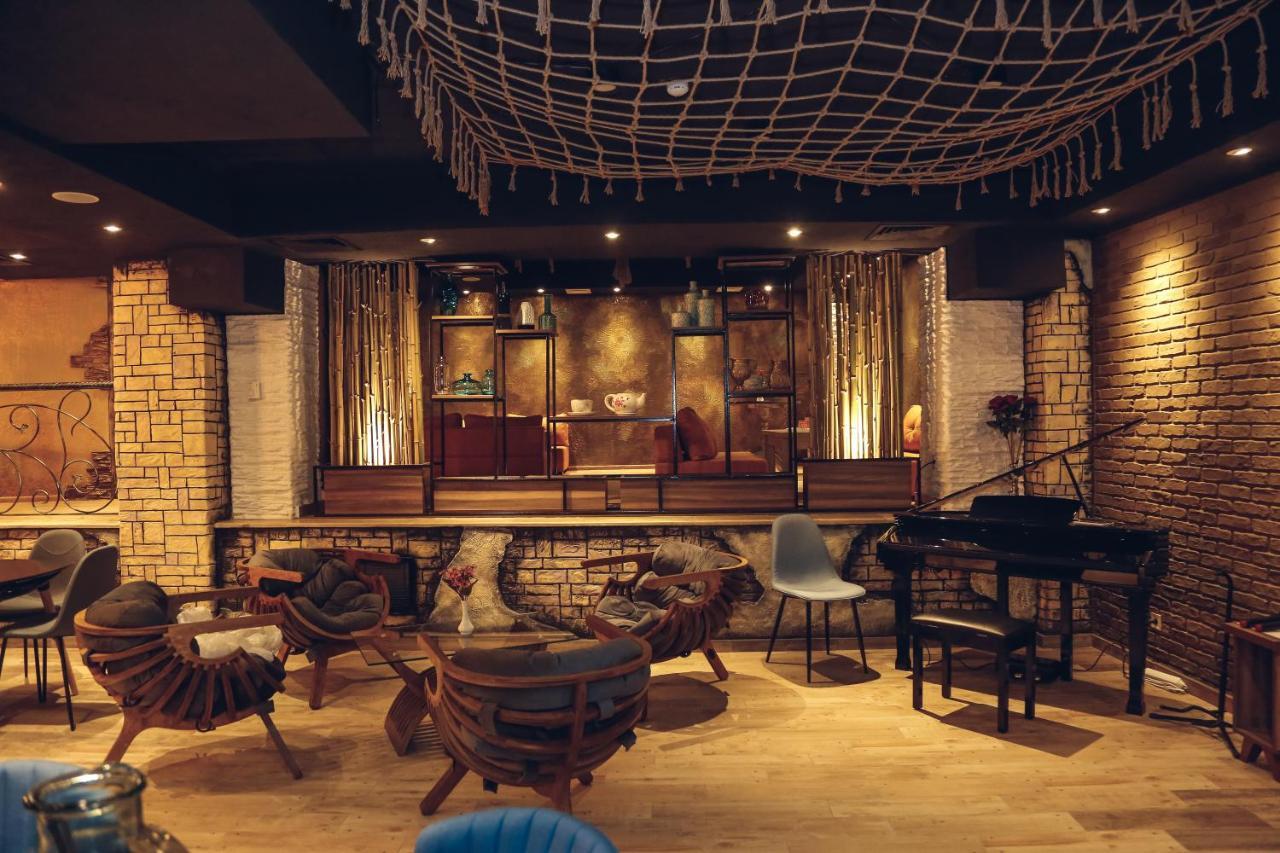 Hotel King David The Builder Кутаиси Екстериор снимка